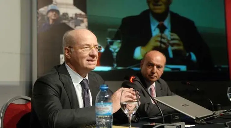 Rocca advirtió que "es necesario actuar sobre el tipo de cambio"