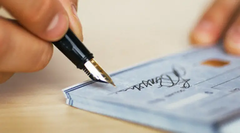 En su primer dí­a de vigencia, se emitieron cheques cancelatorios por $750.000