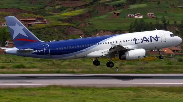 LAN concreta la compra de la aerolí­nea colombiana Aires por unos u$s112 M