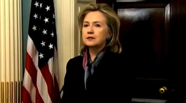 Hillary admitió que "la información fue robada y esto pone en peligro la seguridad de gente inocente"