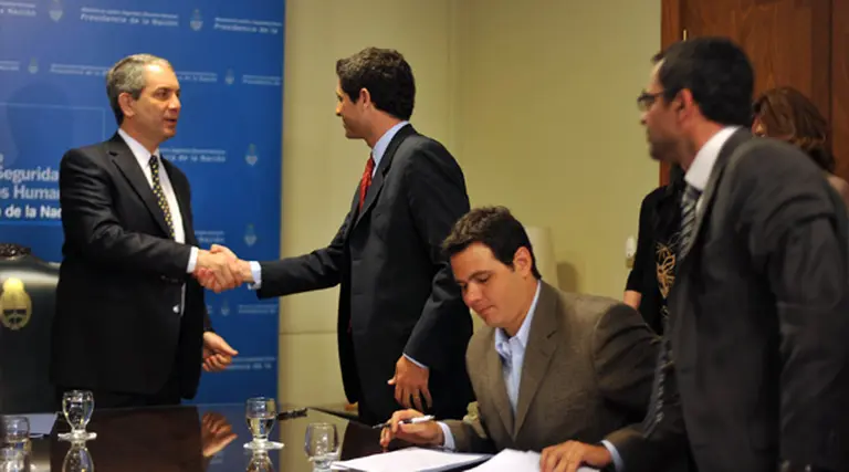 Acordaron medidas para evitar la venta de autopartes ilegales por Internet