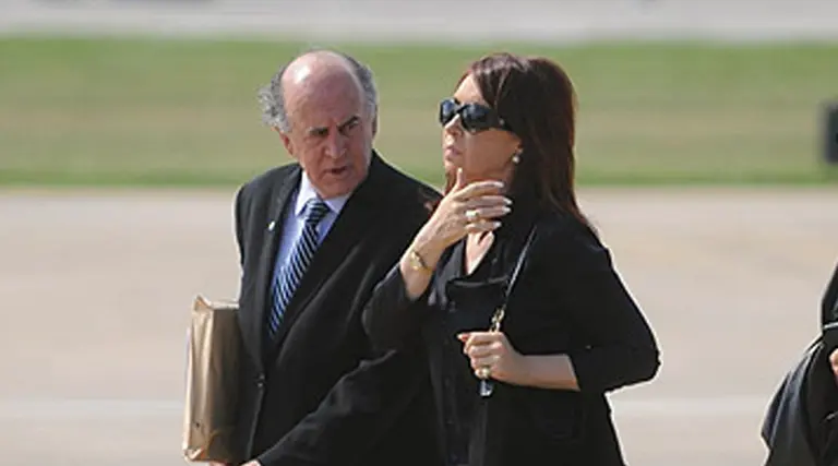 Cristina viaja a México junto a 200 empresarios con el fin de reducir déficit comercial