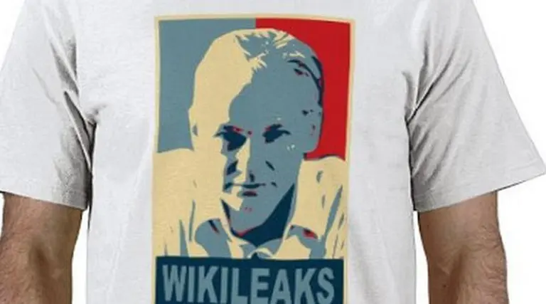 Las remeras a favor de Wikileaks ya son un boom en Internet