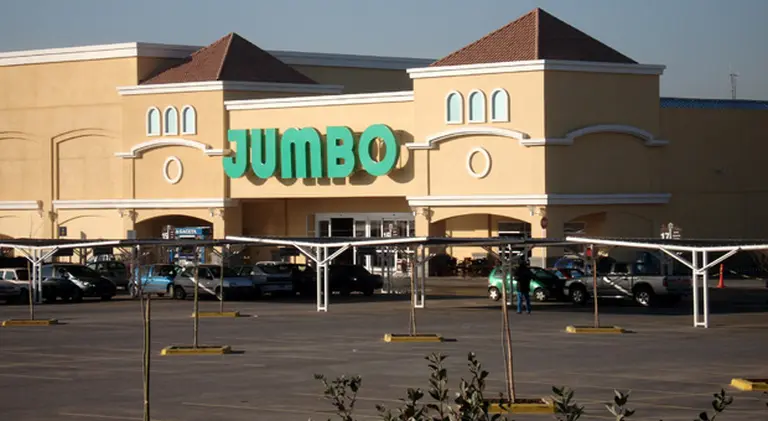 Cencosud reemplazará la tarjeta Más por otra que se podrá utilizar en toda la región