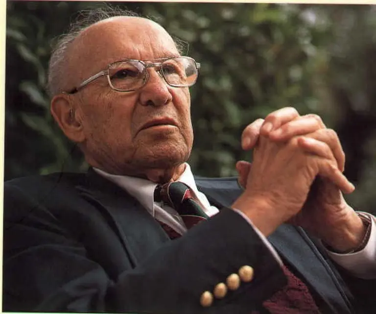 Peter Drucker revive como "í­cono pop" y ahora enseña en formato animé