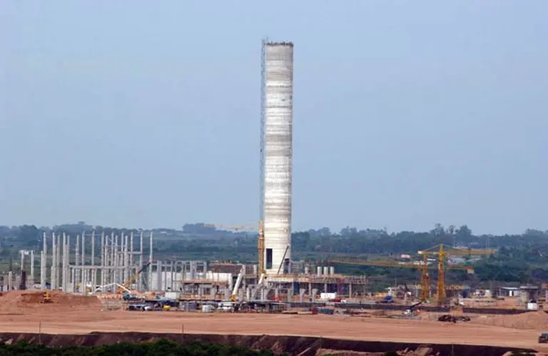 Uruguay autoriza la llegada de otra papelera y espera la mayor inversión de su historia