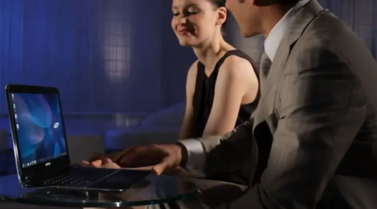 Samsung presentó la laptop más liviana del mundo y le robó el puesto a MacBook Air