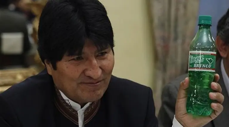 Presentan "Coca Brynco", primera gaseosa boliviana hecha con hojas de coca