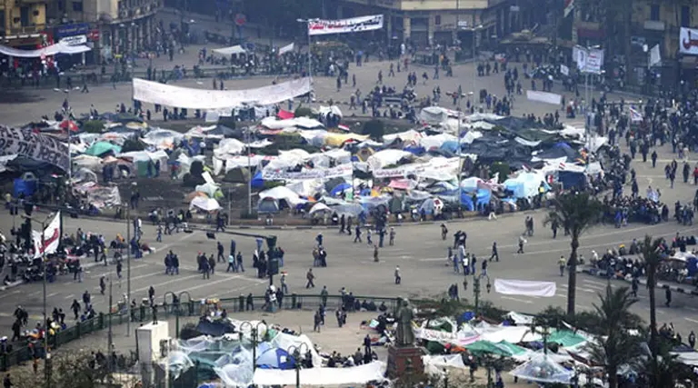 Egipto: opositores se preparan para larga resistencia y crecen los acampes en la plaza Tahrir