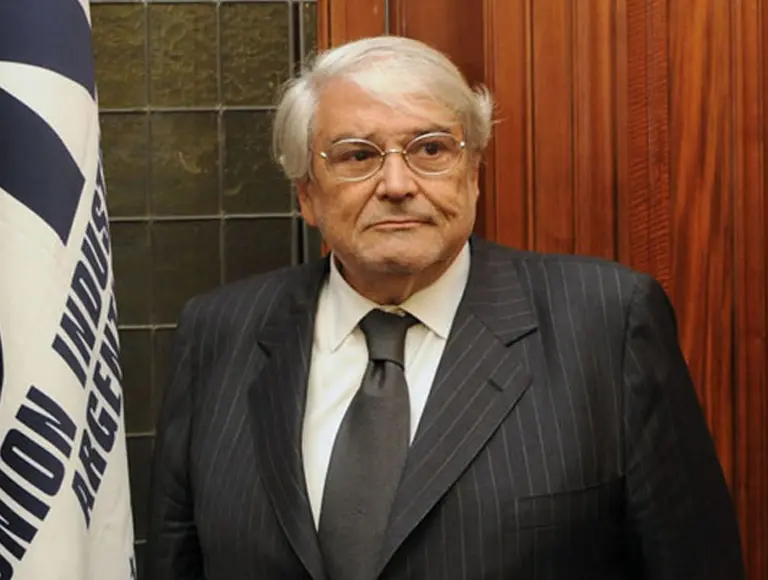 Méndez: "El dólar está atrasado, lo que no significa que yo pida una devaluación"