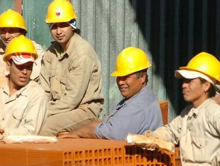 El gremio de la construcción acordó un aumento salarial del 24% en un sólo tramo