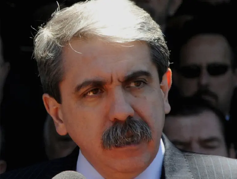 Aní­bal Fernández "coincide" con el Sumo Pontí­fice sobre la despenalización de las drogas