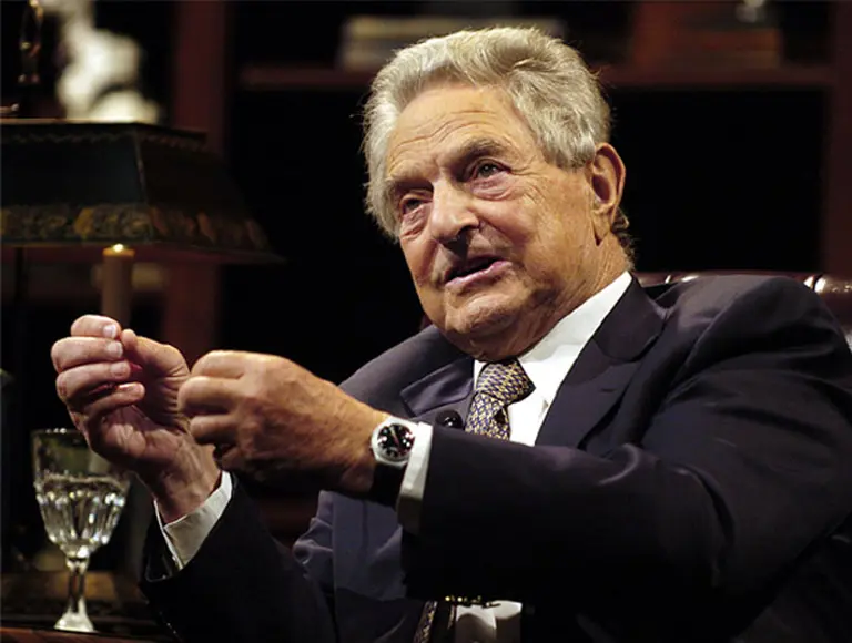 Soros: "Si no se crea un sistema de eurobonos, el euro va a hundirse"