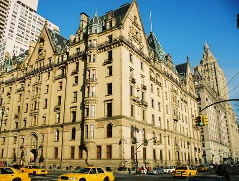 Escándalo y racismo en el edificio Dakota donde vivió John Lennon