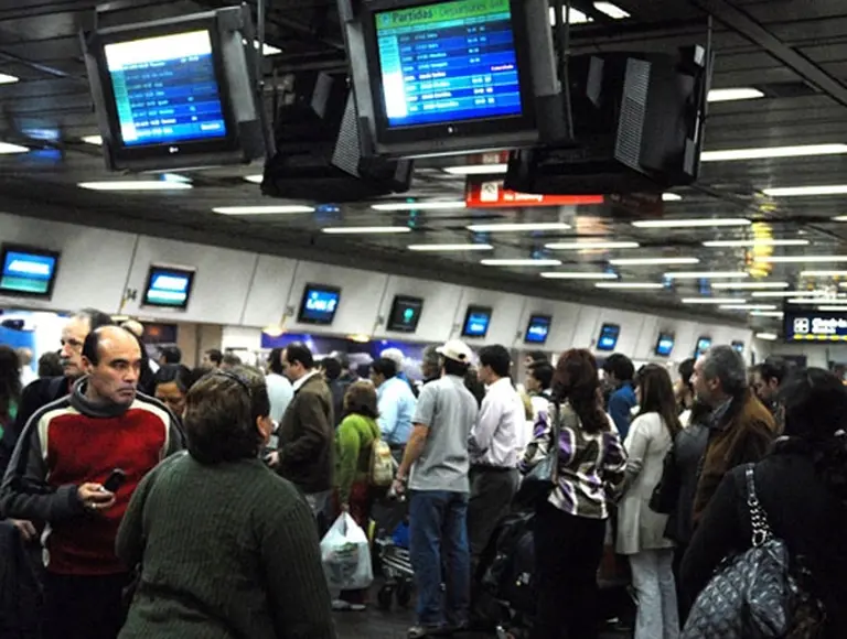 La lluvia complicó vuelos y tránsito en Buenos Aires y sus alrededores