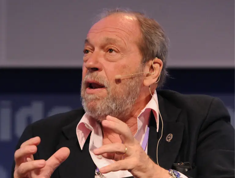 "La leche argentina es, lejos, la más cara del mundo", aseguró Hugo Biolcati