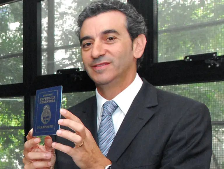 Randazzo aseguró que hoy ya se tramitaron 1.720 nuevos pasaportes en todo el paí­s