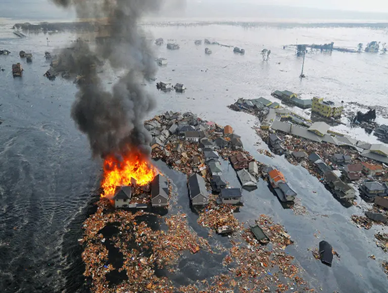 Alarma en toda la costa del Pací­fico por la llegada del tsunami