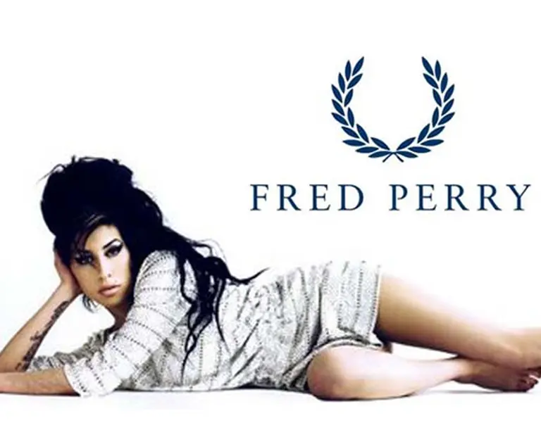 Un grupo "hacker" de gays y negros asalta la web de Justin Bieber y Amy Winehouse