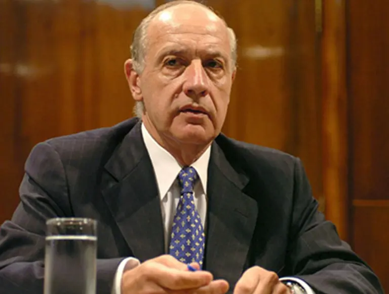 Según Roberto Lavagna, "la devaluación ya se hizo"