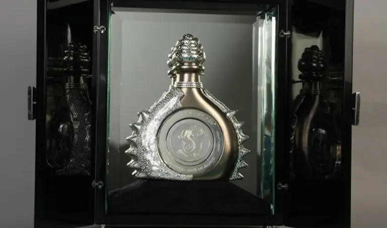 La botella de tequila más cara de la historia inicia su gira por el globo