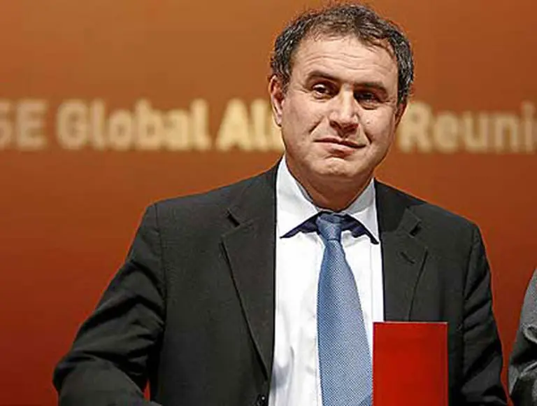 Nouriel Roubini: "La burbuja del oro estalló y de aquí­ en más el precio continuará en picada"
