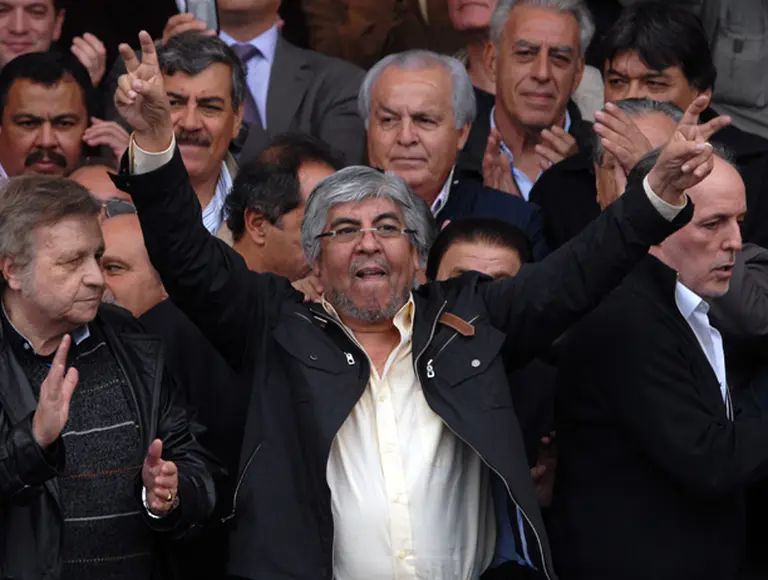 Moyano y la CGT celebraron que se "retome el control sobre la empresa nacional de petróleo"