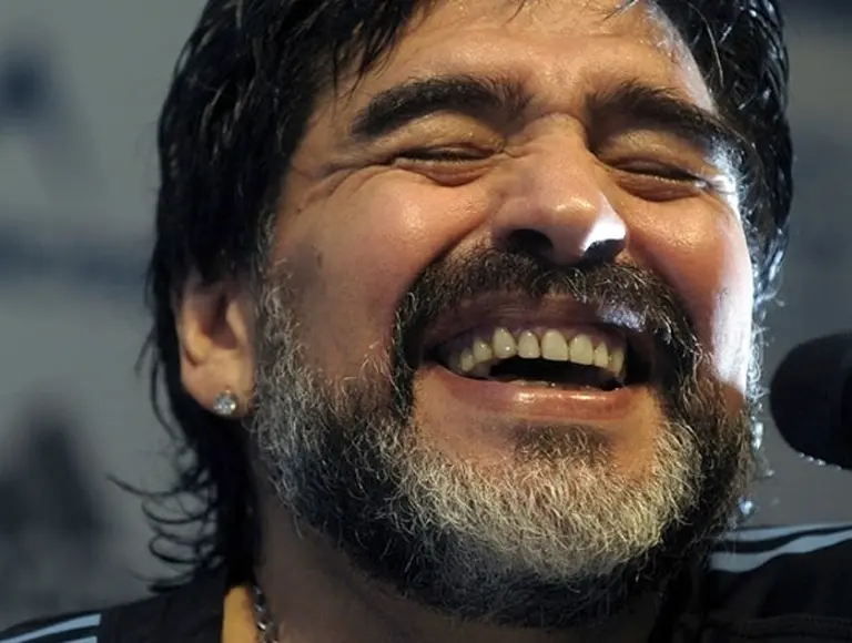 Maradona cobrará u$s4 millones por dirigir en Emiratos írabes Unidos