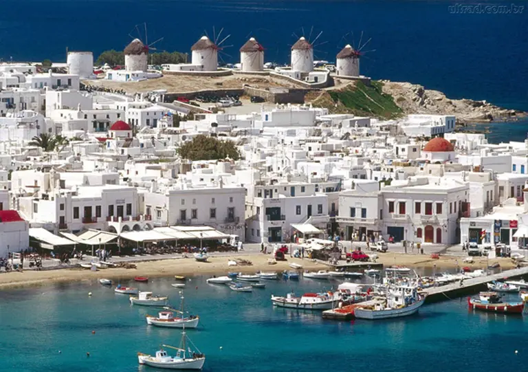 Grecia declaró el estado de emergencia para Santorini por miles de sismos y alerta de tsunami