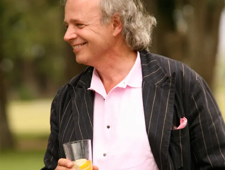 El auge del marketing del "lujo austero": sin los brillos pero con mucha esencia