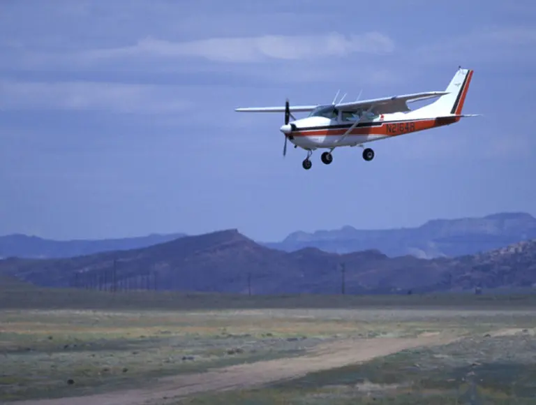 Lavado de dinero en Uruguay: confirman 900 pistas de aterrizaje no declaradas