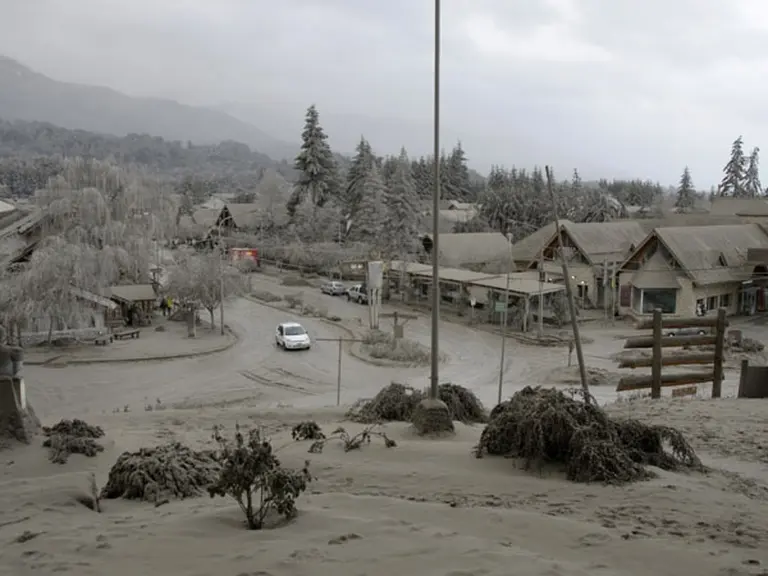 Afirman que erupción del volcán Puyehue fue como 70 bombas atómicas