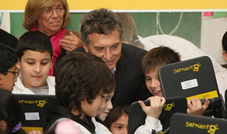 Macri lanzó su programa de reparto de netbooks en las escuelas