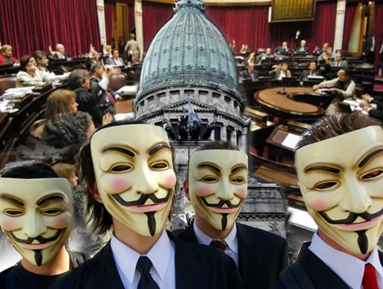 La red Anonymous llegó a la Argentina y comenzó a cobrarse ví­ctimas famosas
