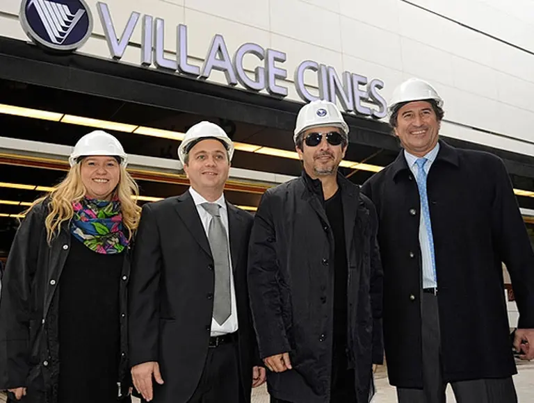 Tras una importante inversión, reabrieron los Village Cines de Recoleta