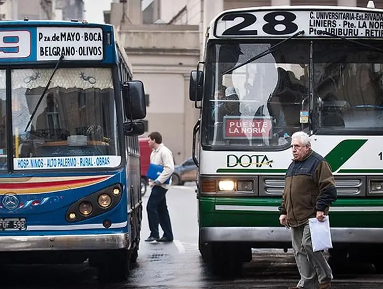 Colectivos: suspenden el paro de mañana en Capital y el Conurbano