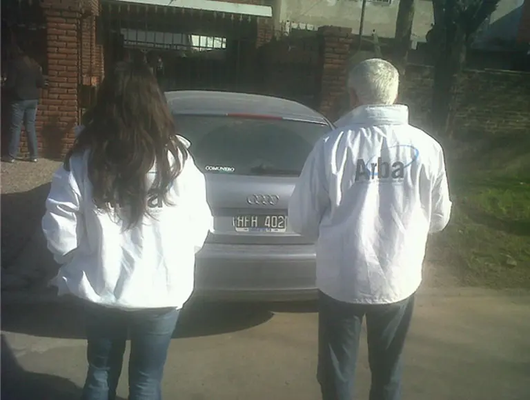 ARBA retuvo un auto de lujo y notificó deudas por casi $30 M en Campana