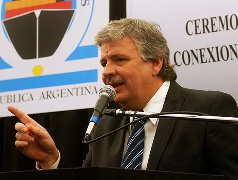 Levantan parcialmente el paro en ex lí­nea Roca y el Gobierno responsabiliza a Duhalde