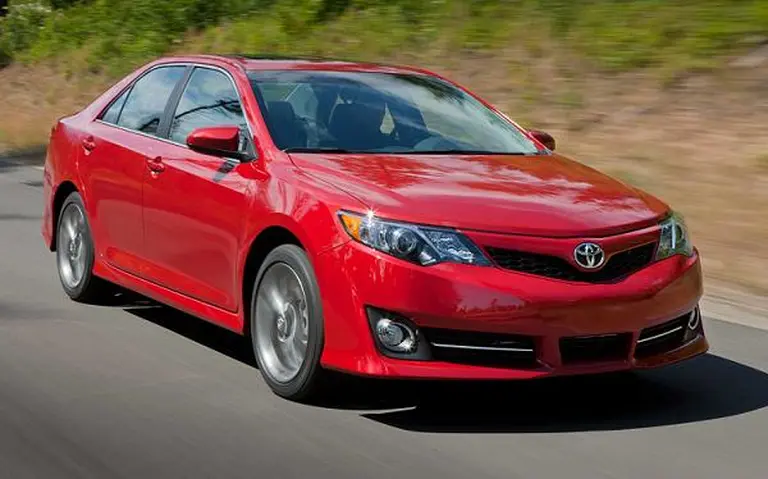 Toyota anticipó cómo será el nuevo Camry 2012