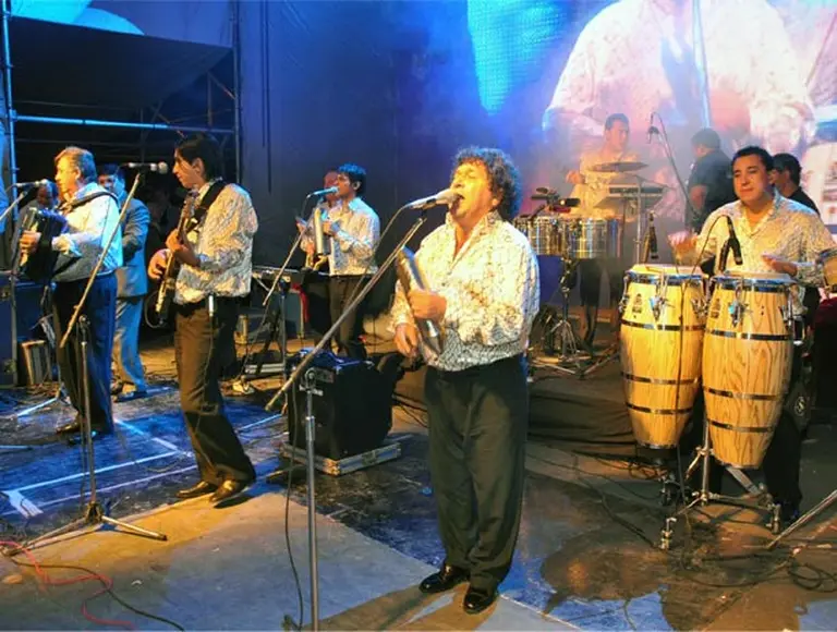 Los Palmeras saldarán su deuda con el fisco cantando el "Bombón asesino"