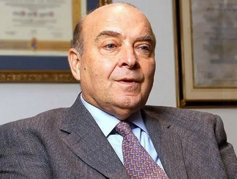 Cuál es el pronóstico de Domingo Cavallo sobre el "dólar blue" en Argentina