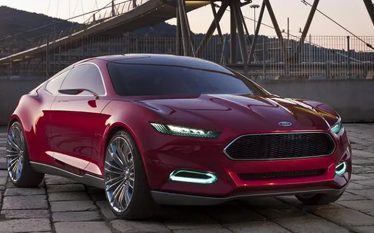 Ford presentó el concept Evos que anticipa el diseño de sus nuevos modelos