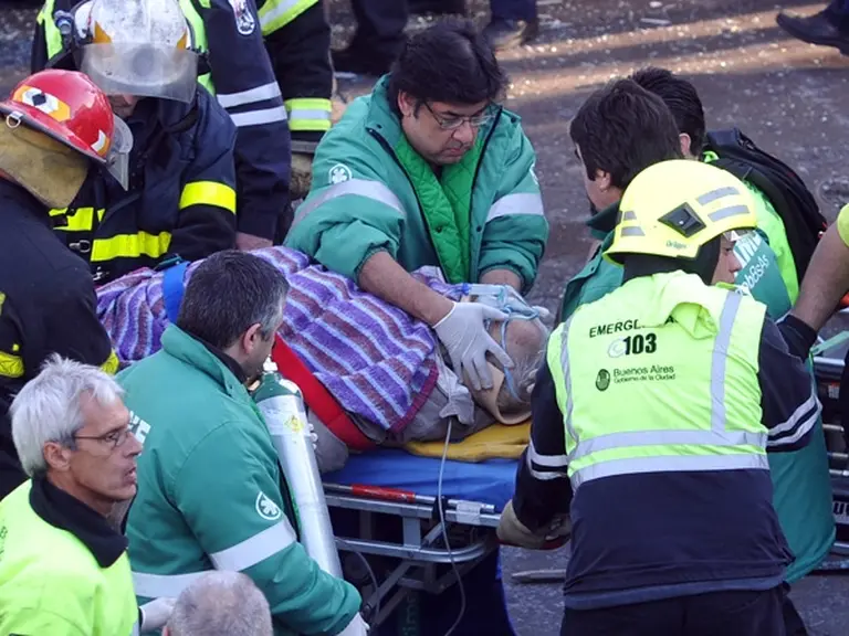 Al menos 11 muertos y 228 heridos fue el saldo del accidente en Flores