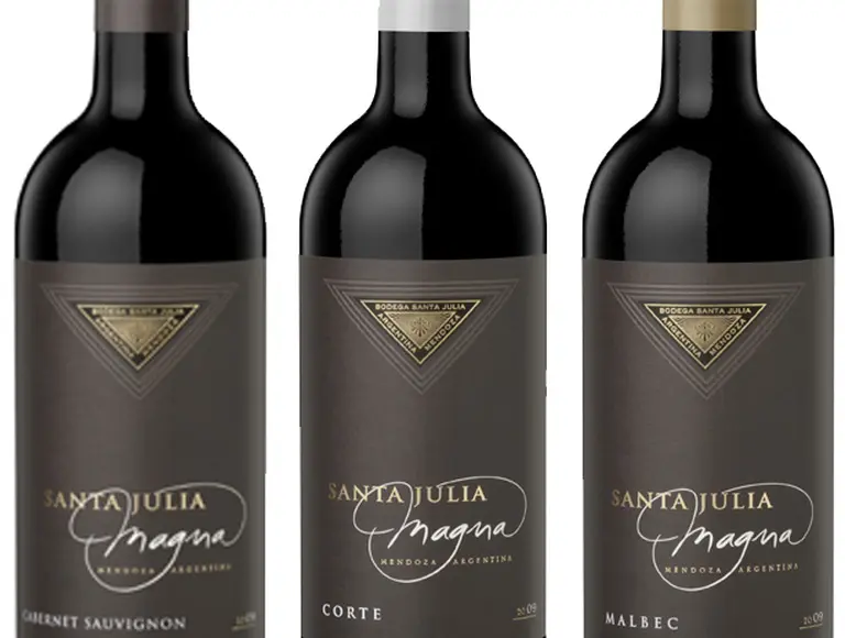 Santa Julia presentó las nuevas cosechas de la lí­nea Magna con restyling incluí­do