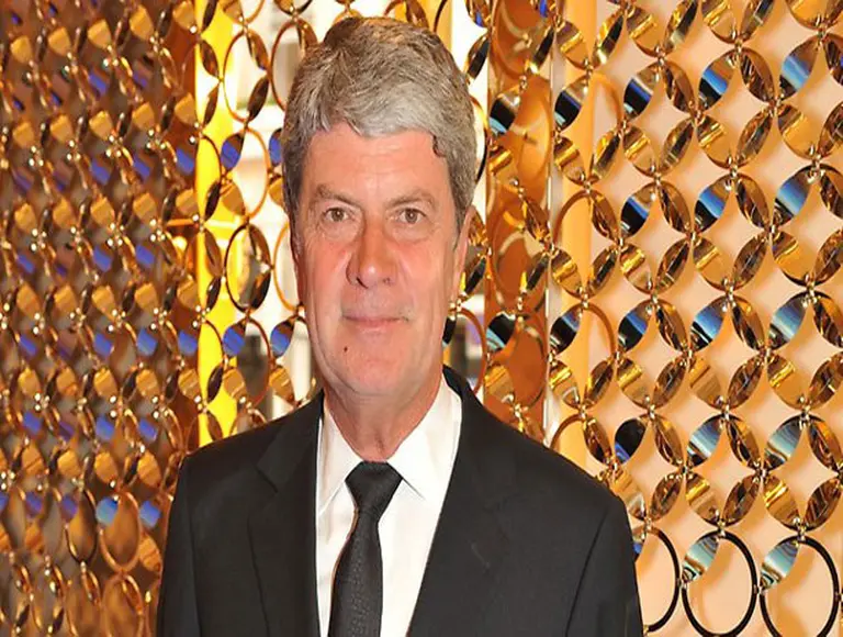 Del yogur a las carteras: ex directivo de Danone dirigirá Louis Vuitton