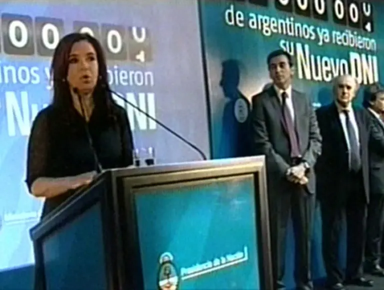 "Cuando lanzamos el nuevo DNI, algunos lo minimizaron y hoy el 25 % de la población ya lo tiene"