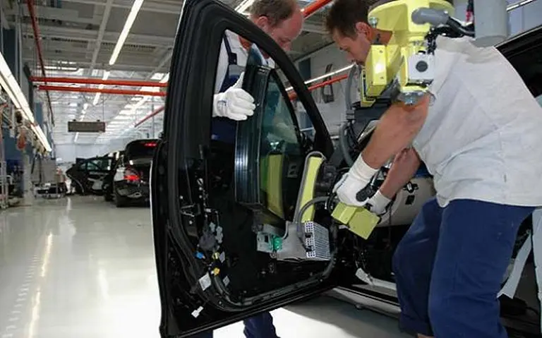 ¿Qué se debe tener en cuenta a la hora de blindar un vehí­culo?