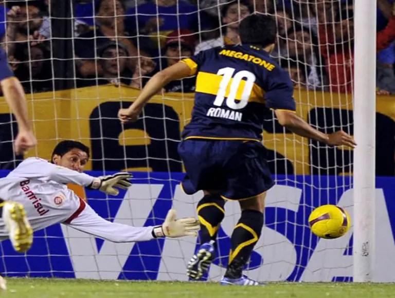 Azul y oro: la noche inaugural en el hotel de Boca costará u$s1.300