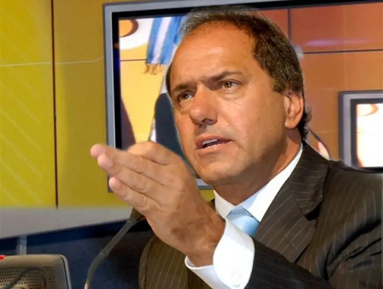 El gobernador Scioli apura un acuerdo con la oposición para aprobar la reforma impositiva