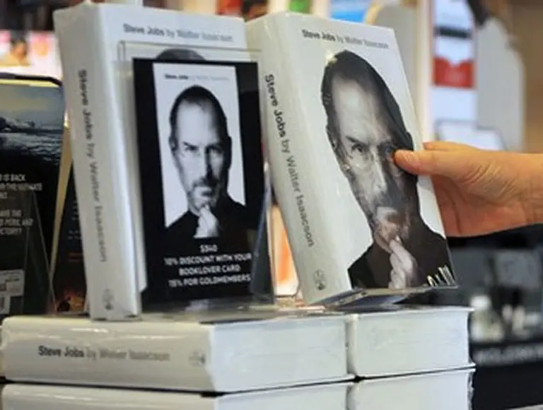 í‰xito rotundo: la biografí­a de Steve Jobs es el libro más vendido del año en Amazon